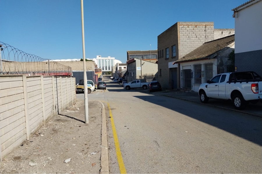 To Let commercial Property for Rent in North End Eastern Cape